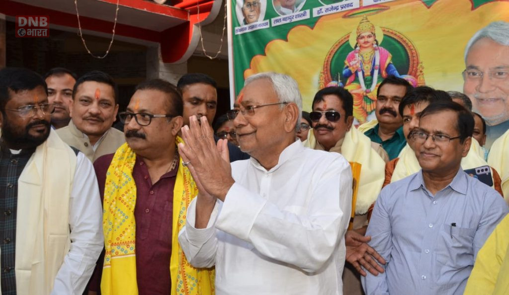 मुख्यमंत्री ने गर्दनीबाग ठाकुरबाड़ी में भगवान चित्रगुप्त की पूजा-अर्चना की 2