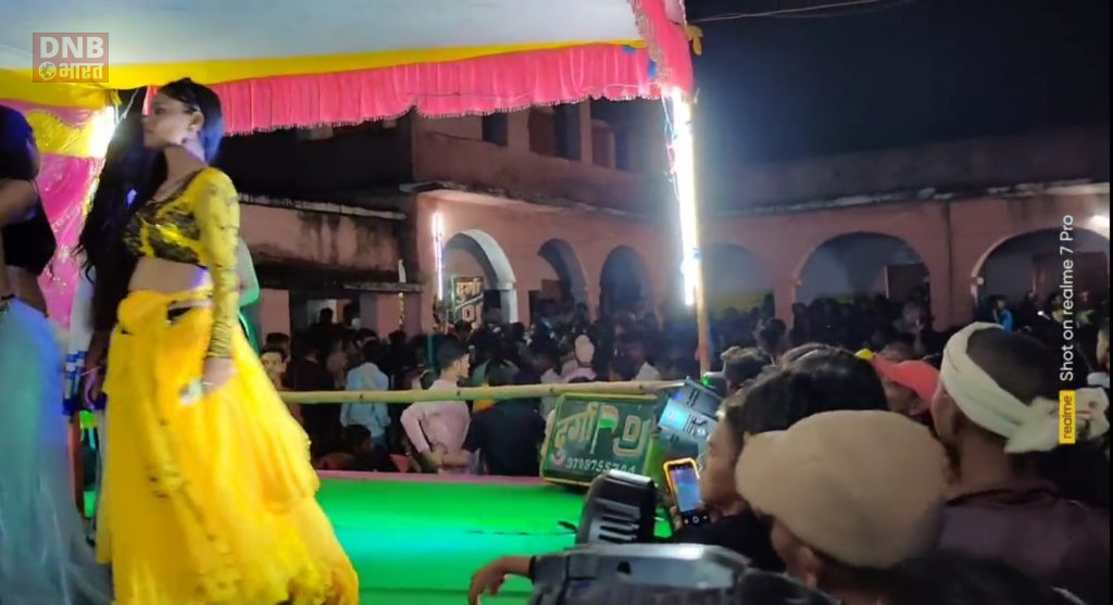 नालंदा में शिक्षा के मंदिर में बार बालाओं ने लगाए ठुमके, सोशल मिडिया पर विडियो वायरल, स्थानीय प्रशासन मौन 2