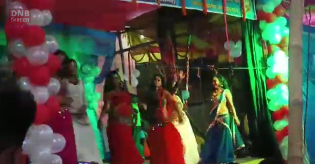 नालंदा के अस्थावां थाना क्षेत्र में छठ पूजा के अवसर पर बार बालाओं का खुलेआम हो रहा है अश्लील नाच प्रोग्राम 3