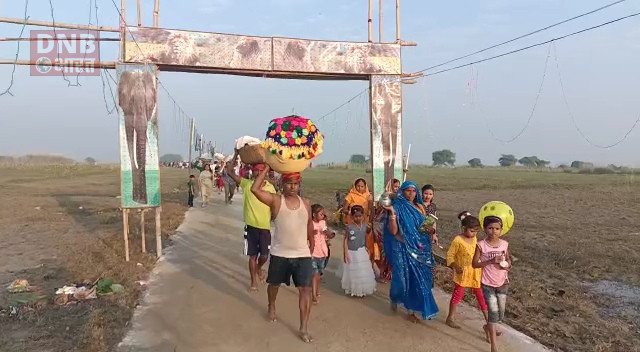 उदयीमान सूर्य को अर्घ देनें के साथ चार दिवसीय लोक आस्था का महापर्व छठ पूजा सम्पन्न 2
