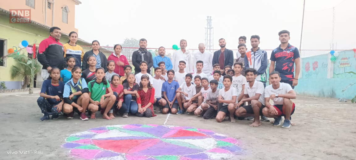 बेगूसराय के बीहट में बॉल बैडमिंटन ग्रांउड का पूर्व चैयरमैन एवं संस्कार गुरुकुल निदेशक ने किया उद्घाटन 2