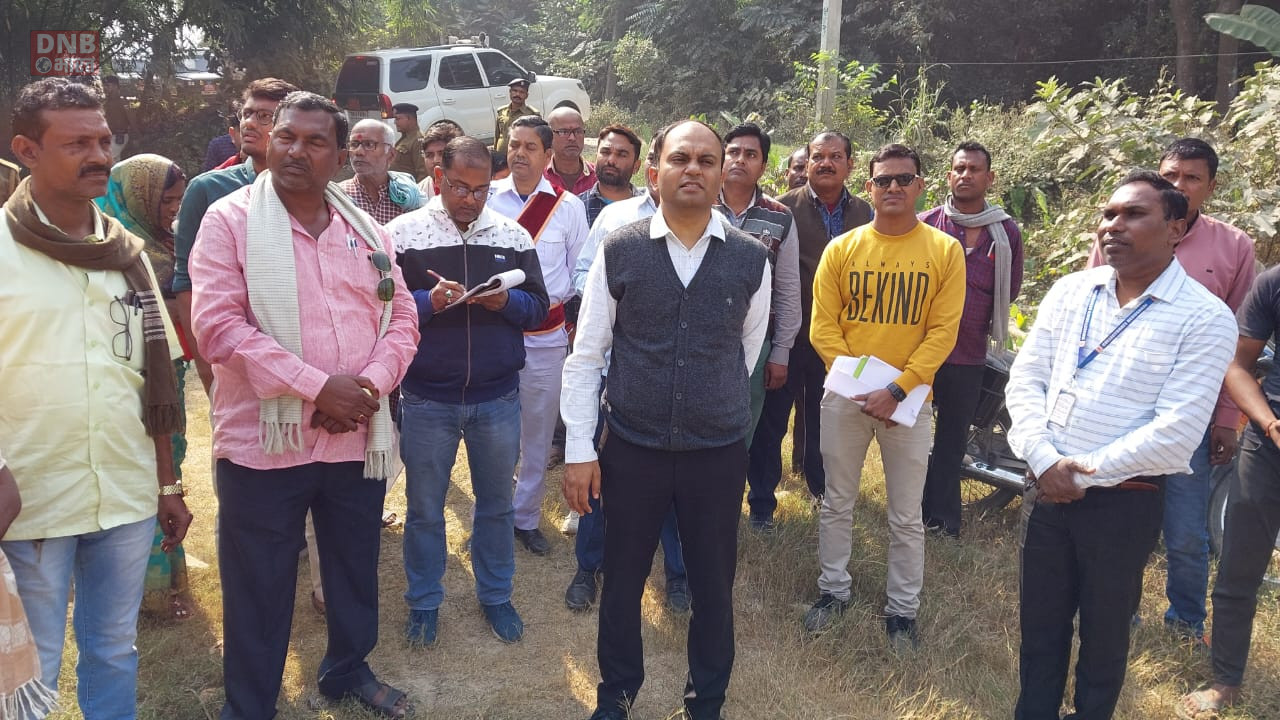 डीएम बेगूसराय ने वीरपुर प्रखण्ड में किया सरकार की विभिन्न विकासात्मक जनकल्याणकारी योजनाओं का निरीक्षण 2