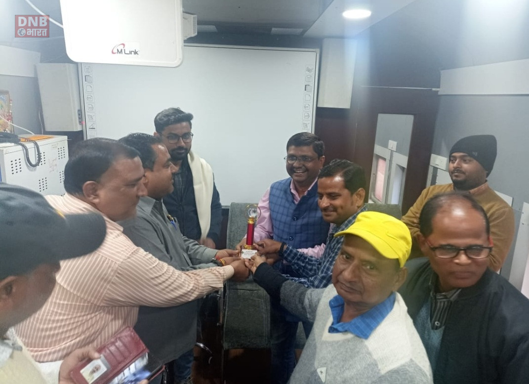 राष्ट्र की प्रगति की धुरी है रेल- ध्रुव कुमार झा 2