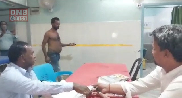 नशे में धुत युवक ने कहा 250 में पौआ और  50 रूपया ग्यास मिलता है महुआ 3