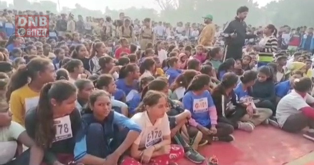 बेगूसराय में नशा मुक्ति को लेकर आयोजित हाॅफ मैराथन दौर में एक हजार से अधिक छात्र छात्राओं ने लिया भाग 2