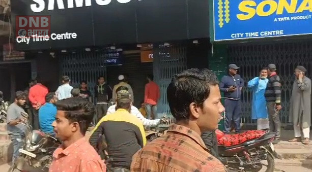बेगूसराय नगर थाना से महज 200 मीटर दूरी पर मोबाइल दुकान से लगभग 50 लाख से अधिक रूपये के मोबाइल की चोरी 5