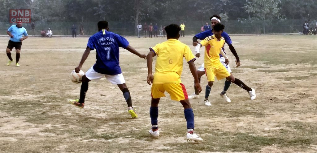 बछवाड़ा में जिलास्तरीय फुटबॉल लीग मैच में स्टूडेंट क्लब शालीग्राम टीम ने टाउन क्लब बलिया ए टीम को 1-0 से किया पराजित 2
