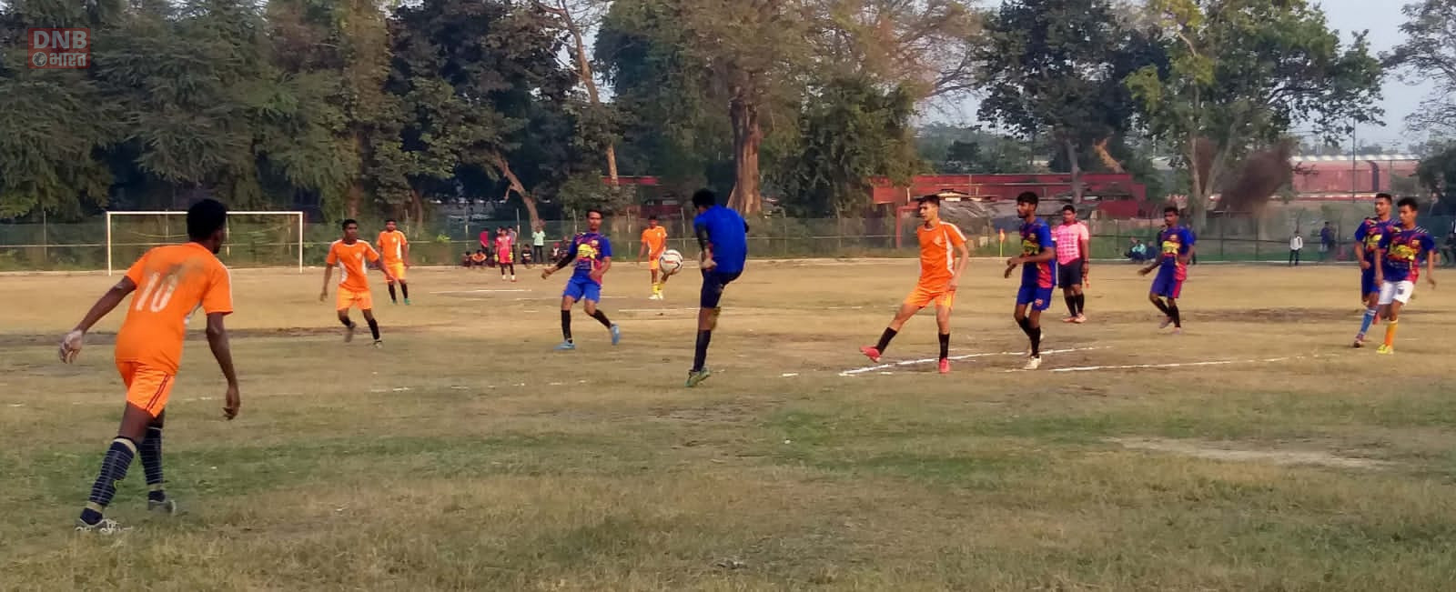 बेगूसराय के बछवाड़ा में फुटबॉल लीग मैच में एपीएसएम बरौनी ने मटिहानी को 5-0 से हराया दूसरे मैच में... 3