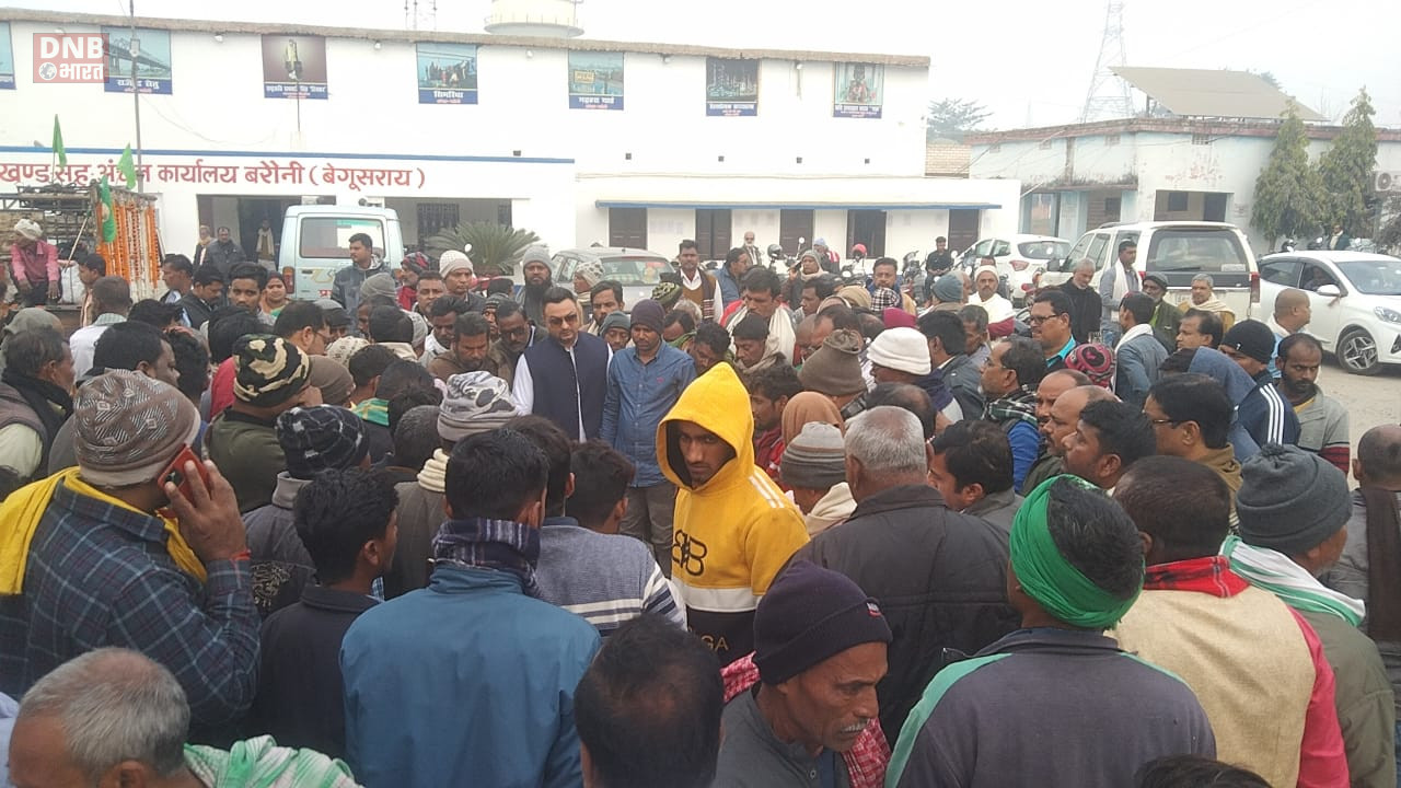 पूर्व उप प्रमुख का शव गांव पहूंचते ही पसरा मातमी सन्नाटा, नम आंखो से लोगों ने दी श्रद्धांजलि 3