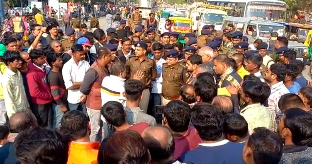 एक दिन में दो लूटकांड की जांच में समस्तीपुर पहुंचे एडीजी को आक्रोशित लोगों ने घेरा 2