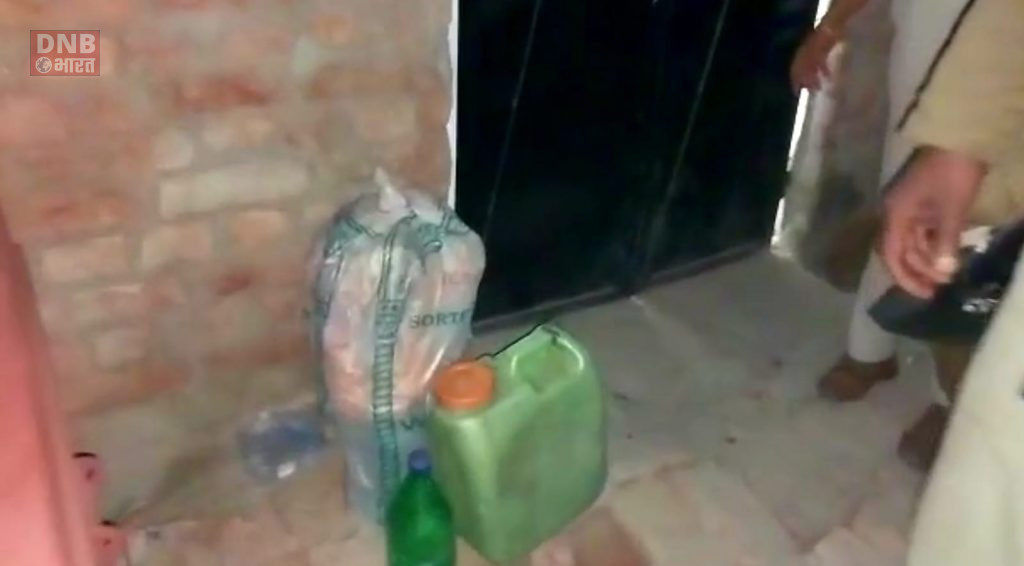 अवैध महुआ शराब की सूचना पर छापेमारी करने गई बेगूसराय उत्पाद विभाग की टीम पर लोगों ने किया हमला 3