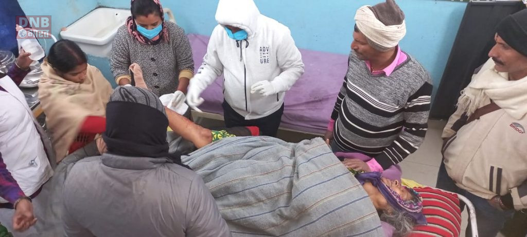 बछवाड़ा के विभिन्न बहियार में आवारा कुत्तों के झुंड ने हमला कर एक किशोर और दो महिला को नोचकर किया जख्मी, स्थिति नाजुक 2