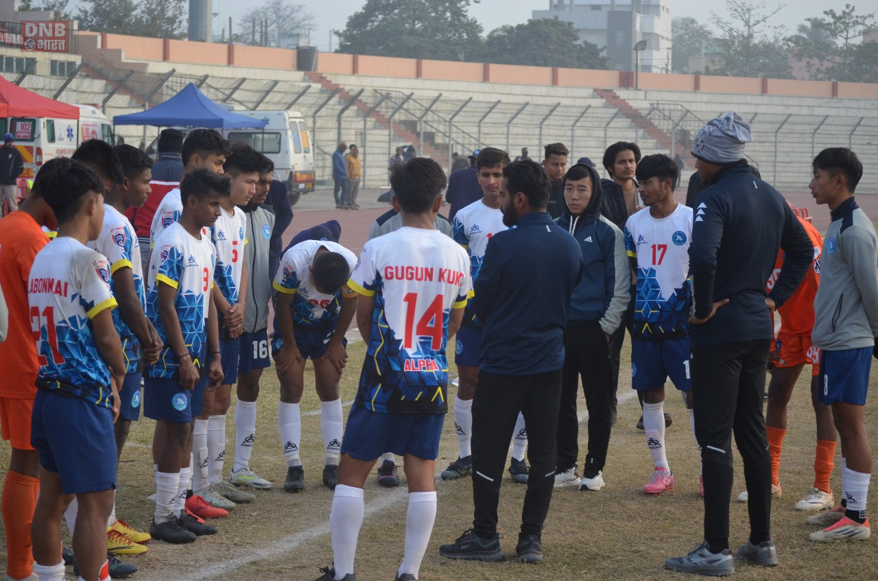 बेगूसराय गढ़हरा के ऋषिकेश ने फुटबॉल प्रशिक्षक के रूप में रचा इतिहास, खेल प्रमियों में खुशी की लहर 4