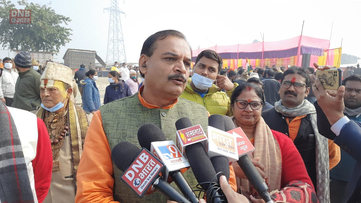 देखते रह गये पदाधिकारी और नेता, नहीं रूका सिमरिया में गंगा विलास क्रुज 4