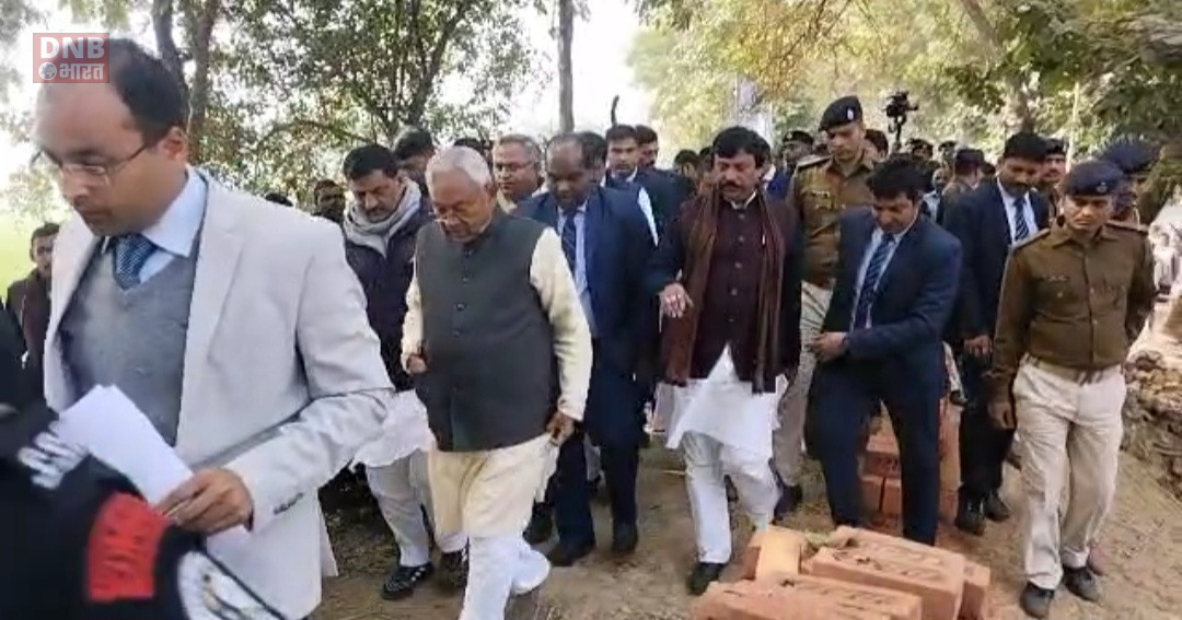 बिहार सीएम पहुंचे समाधान यात्रा के साथ नालंदा, किया महादलित बस्ती का भ्रमण 3