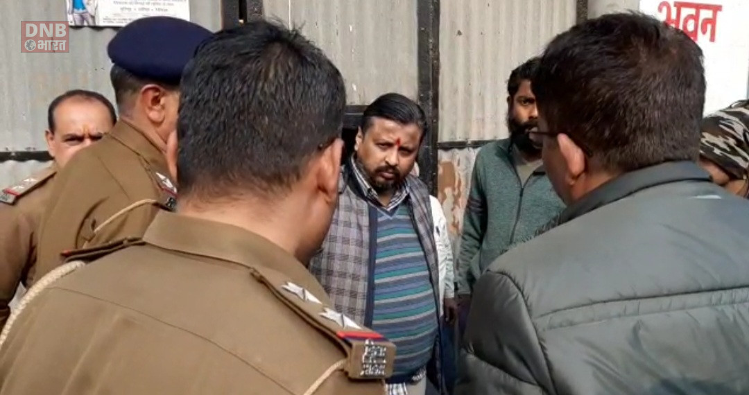 पूर्णीया के बनमनखी रेलवे यार्ड से रेल इंजन चोरी मामल में कोर्ट के आदेश पर कुर्की करने पहुंची आरपीएफ पुलिस बेरंग लौटी 2