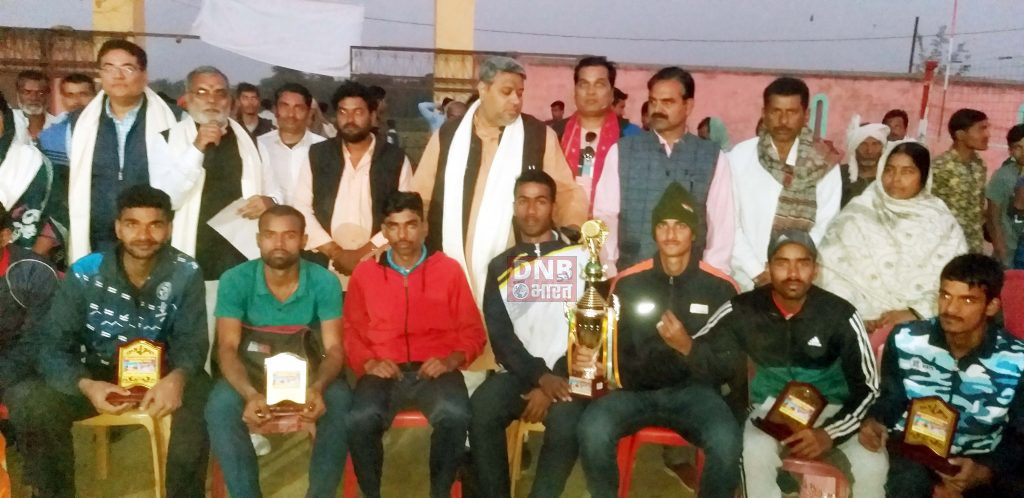 बछवाड़ा में आयोजित वॉलीबॉल कप प्रतियोगिता टूर्नामेंट के फाइनल मैच में मधुरापुर की टीम ने रतनपुर की टीम को 3-1 किया पराजित 4