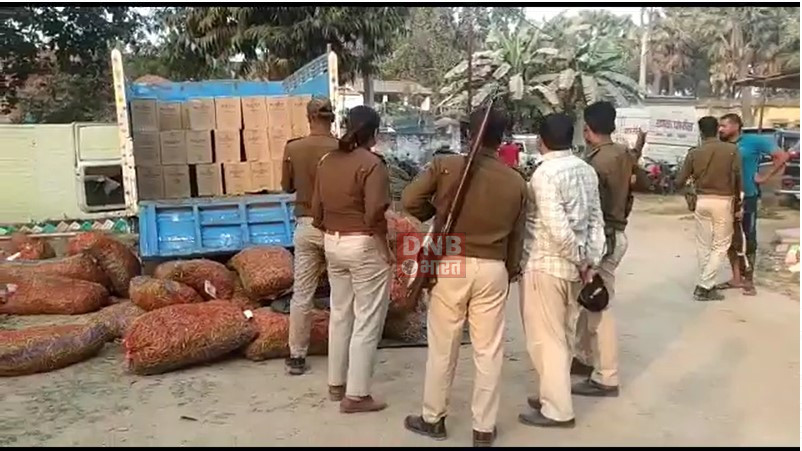 पिकअप पर लदा भारी मात्रा में विदेशी शराब को किया जप्त, पटना से आई मद्य निषेध विभाग की टीम ने गुप्त सूचना के आधार पर की कार्यवाही 2