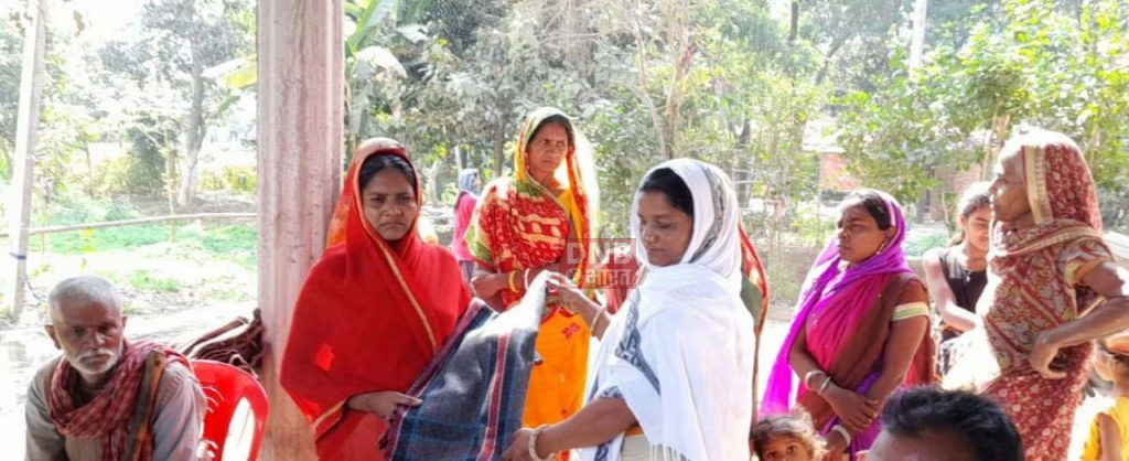 गर्मी पहुंचा 32 डिग्री सेल्सियस पार तब मुखिया को याद आया कम्बल वितरण की याद 3