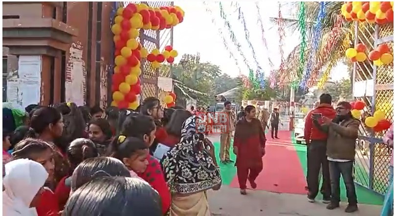 बेगूसराय में आज कड़ी सुरक्षा व्यवस्था के बीच मैट्रिक परीक्षा शुरू 4