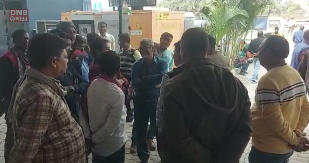 बरौनी सीओ की गाड़ी एवं टैंकलॉरी में जबरदस्त टक्कर, सीओ बरौनी सहित चार घायल 2