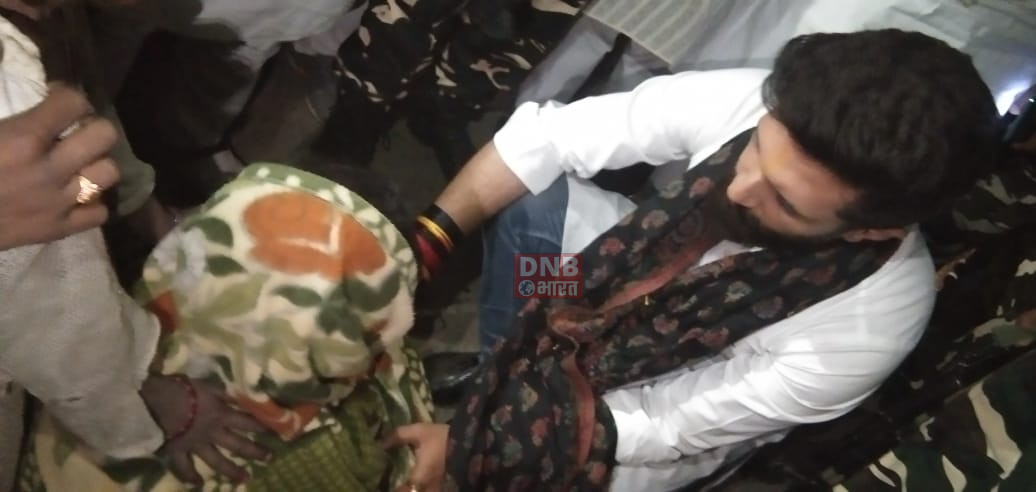 दहिया कमलापथ गोलीकांड के मृतक अर्जुन सदा के परिजनों से मिलने पहुंचे लोजपा रामविलास के राष्ट्रीय अध्यक्ष चिराग पासवान 2