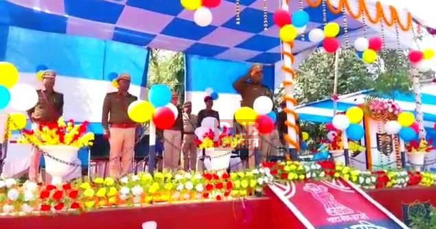 पुलिस सप्ताह के समापन के साथ ही रक्तदान शिविर का हुआ आयोजन,150 पुलिसकर्मी ने किया रक्तदान, एवं 35 पुलिसकर्मी को प्रशस्ति पत्र देकर सम्मानित किया गया 3