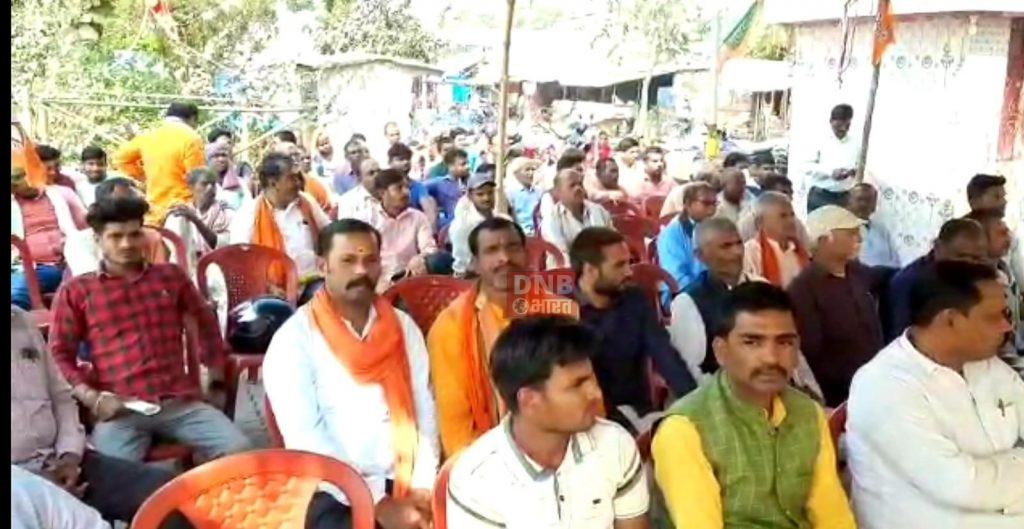 बेगूसराय जिले के तेघरा थानाध्यक्ष के खिलाफ भाजपा कार्यकार्यताओ ने किया धरना प्रदर्शन, बालू माफिया एवं शराब माफिया को संरक्षण देने का लगाया आरोप 2
