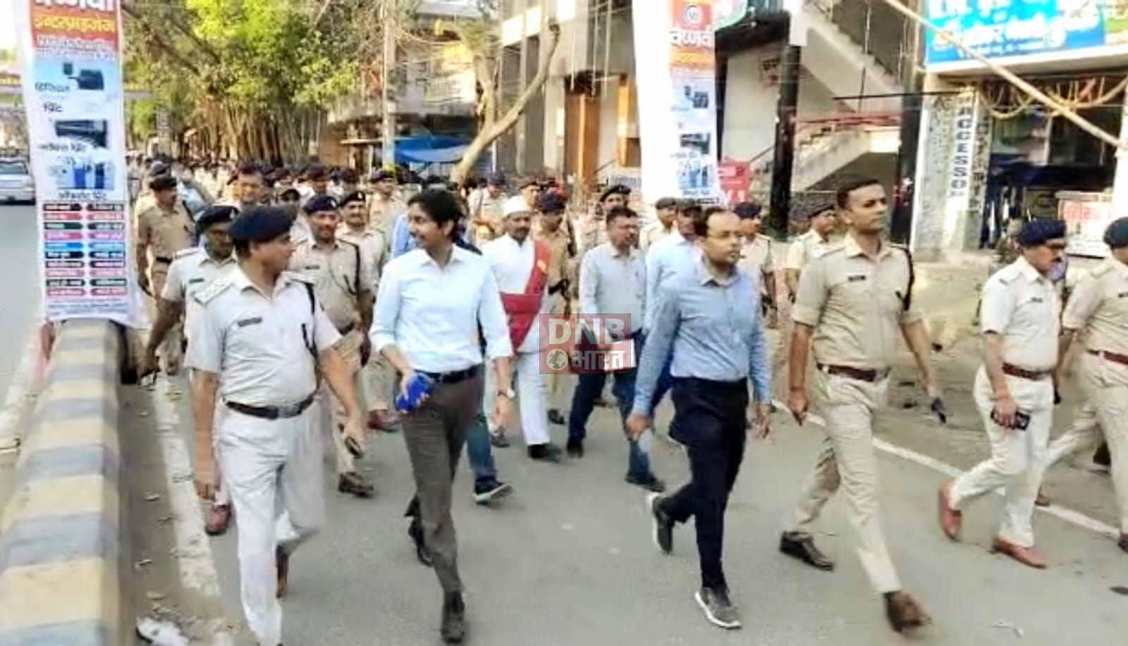 नालंदा में रामनवमी और विराट शोभा यात्रा के पूर्व निकाला गया फ्लैग मार्च,डीएम एसपी डीएसपी एसडीओ बीडीओ समेत कई सुरक्षाकर्मी हुए शामिल 2