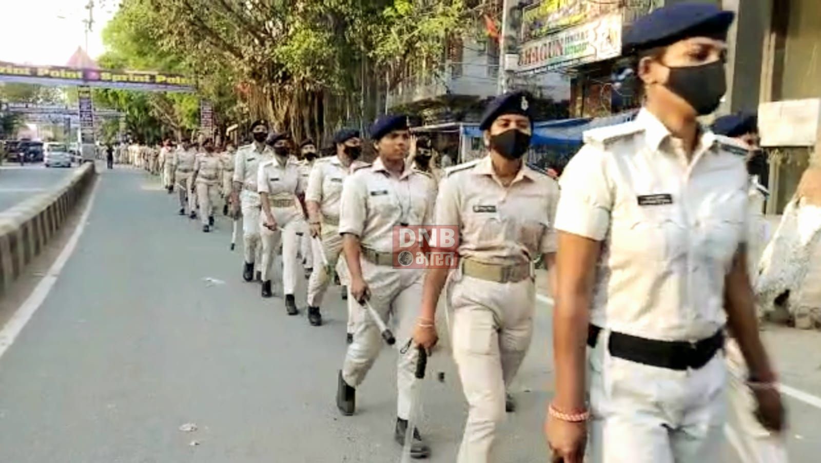 नालंदा में रामनवमी और विराट शोभा यात्रा के पूर्व निकाला गया फ्लैग मार्च,डीएम एसपी डीएसपी एसडीओ बीडीओ समेत कई सुरक्षाकर्मी हुए शामिल 3