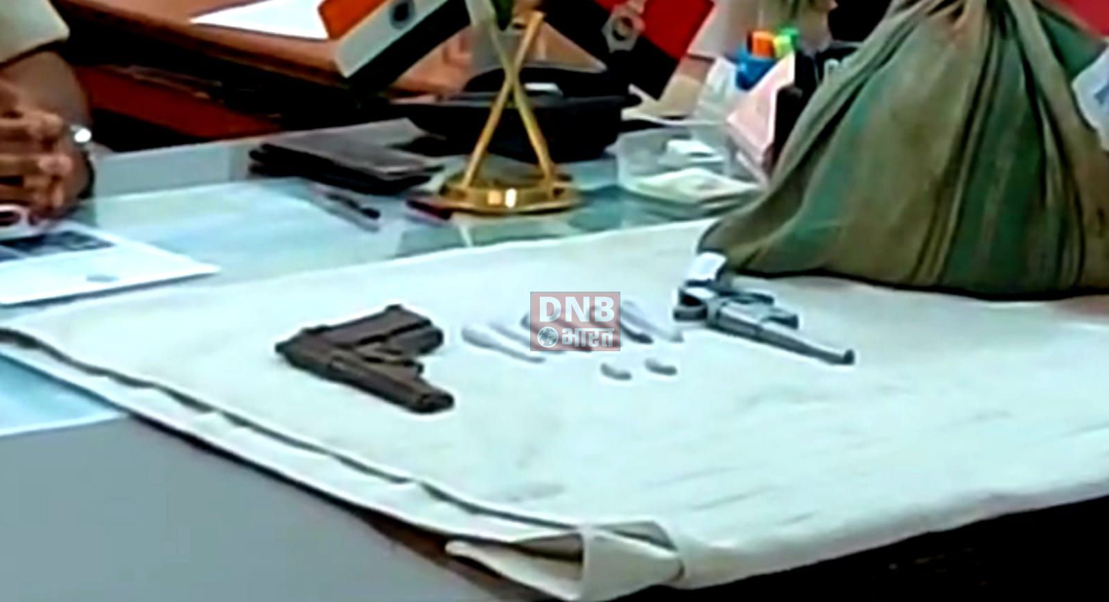 बेगूसराय पुलिस को मिली बड़ी सफलता, एक लोडेड पिस्टल एक देसी कट्टा 8 जिंदा कारतूस और ढाई किलो अवैध गांजा के साथ चार अपराधी गिरफ्तार 2