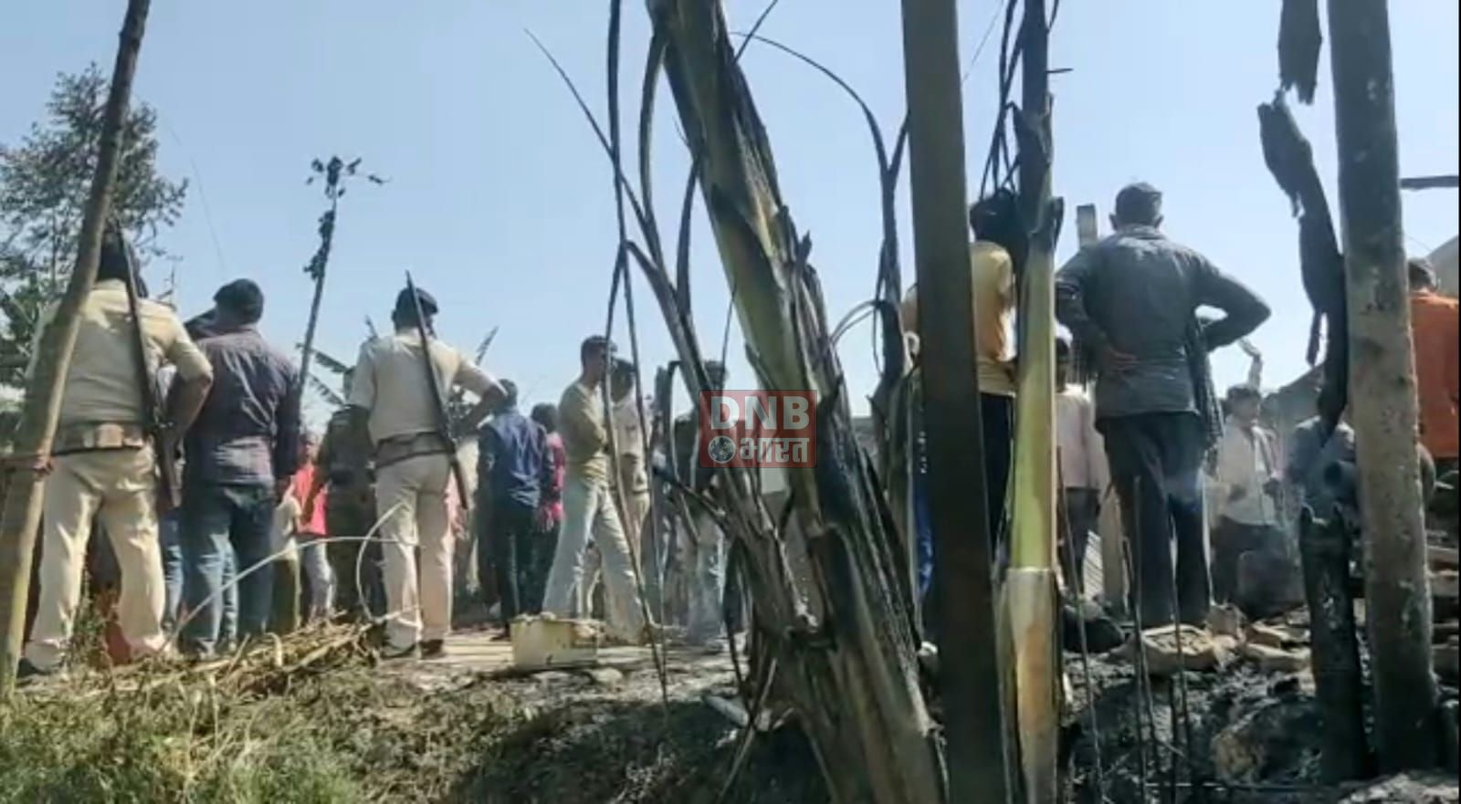 समस्तीपुर में आग लगने से पांच घर समेत हजारो की संपति जलाकर राख,आग में झुलसकर एक मासूम की दर्दनाक मौत 3