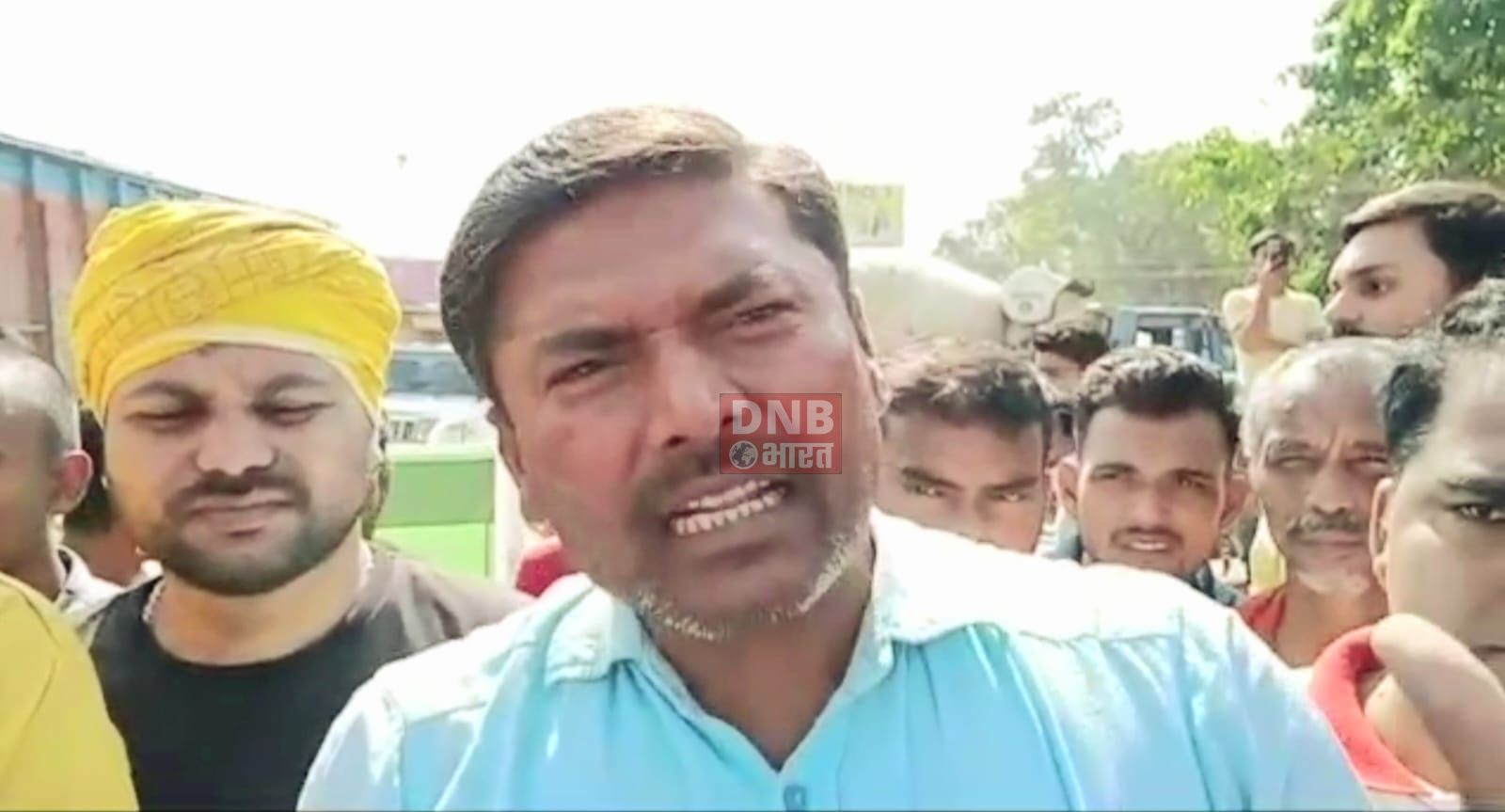 बेगूसराय में यूट्यूबर मनीष कश्यप की गिरफ्तारी के विरोध में राष्ट्रीय जन जन पार्टी के कार्यकर्ताओं ने किया एनएच 31 एवं एनएच-28 को जाम 4