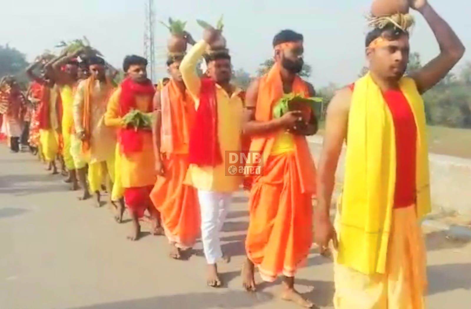 मंसूरचक प्रखंड में अष्टयाम यज्ञ को लेकर निकली गयी भव्य कलश शोभायात्रा 3