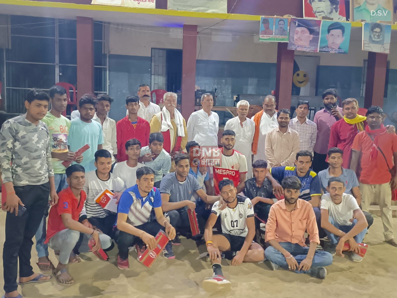 एआईएसएफ द्वारा आयोजित जिला स्तरीय शहीद राजेश-दिलीप स्मृति वॉलीबॉल प्रतियोगिता की विजेता बनी रतनपुर 2