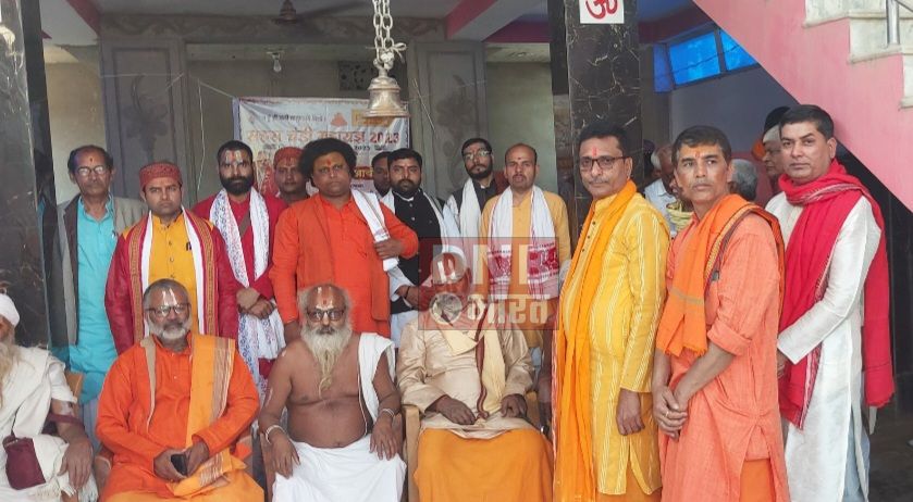 सिमरिया में ऐतिहासिक नौ दिवसीय सहस्त्र चंडी महायज्ञ को लेकर पूरे विधि-विधान से भव्य ग्राम शोभा यात्रा के साथ किया गया ध्वजारोहण 3