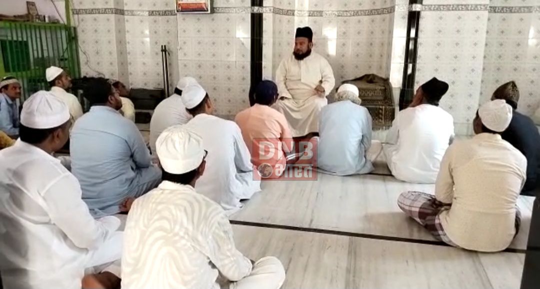 पवित्र पर्व रमजान के पहले जुमे की नमाज अदा करने बड़ी संख्या में पहुंचे लोग मस्जिद 2