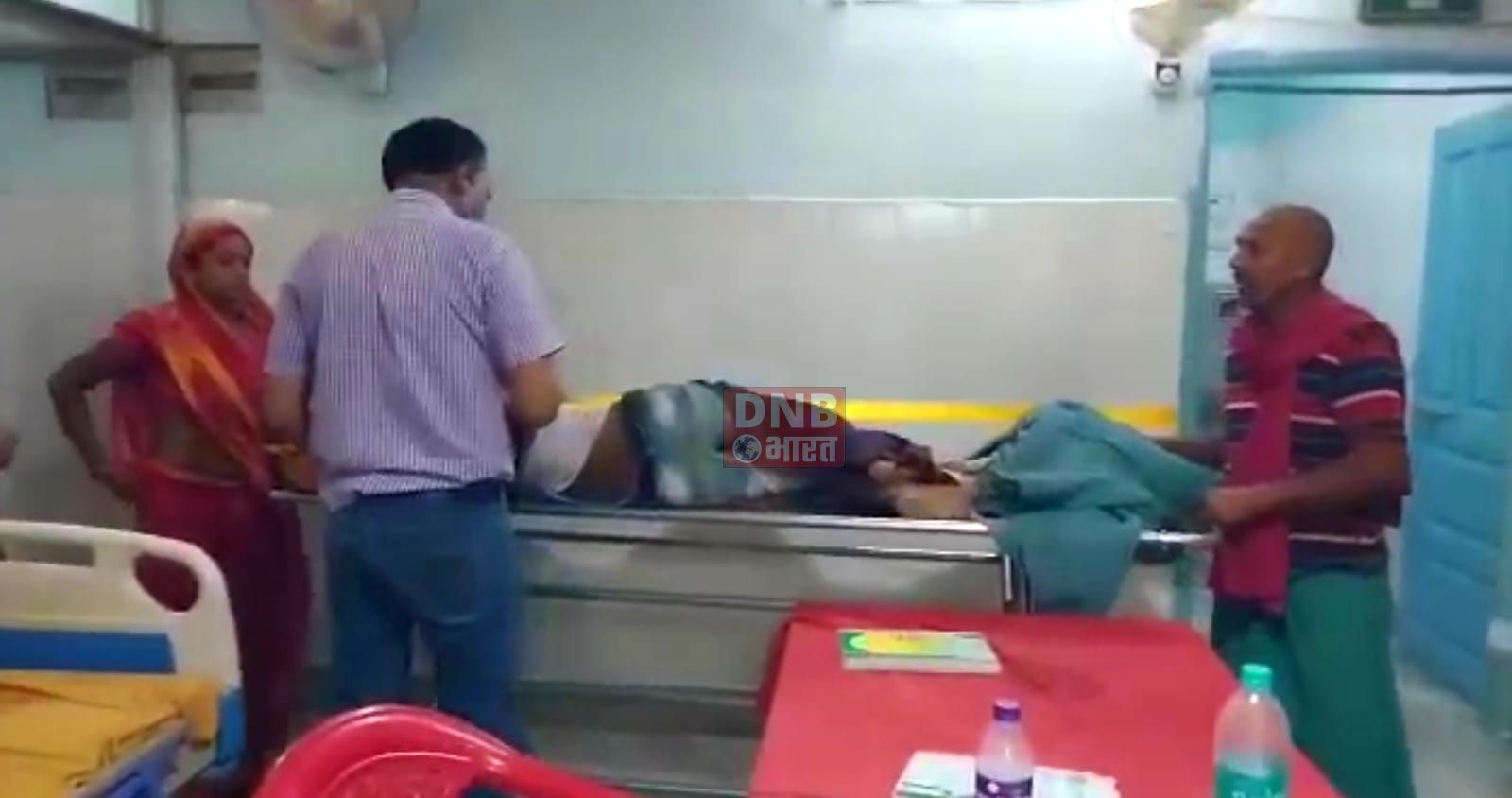 बेगूसराय में अज्ञात वाहन ने स्कूटी सवार दो न्यायालय कर्मी को मारी ठोकर,दोनों स्कूटी सवार जख्मी,चिंताजनक स्थिति में किया जा रहा है ईलाज 2