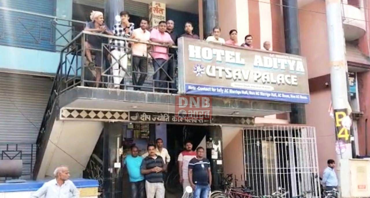 नालंदा के बिहारशरीफ में स्थिति सामान्य,दूकान खुलने से बाजारों में दिखने लगी रौनक 4