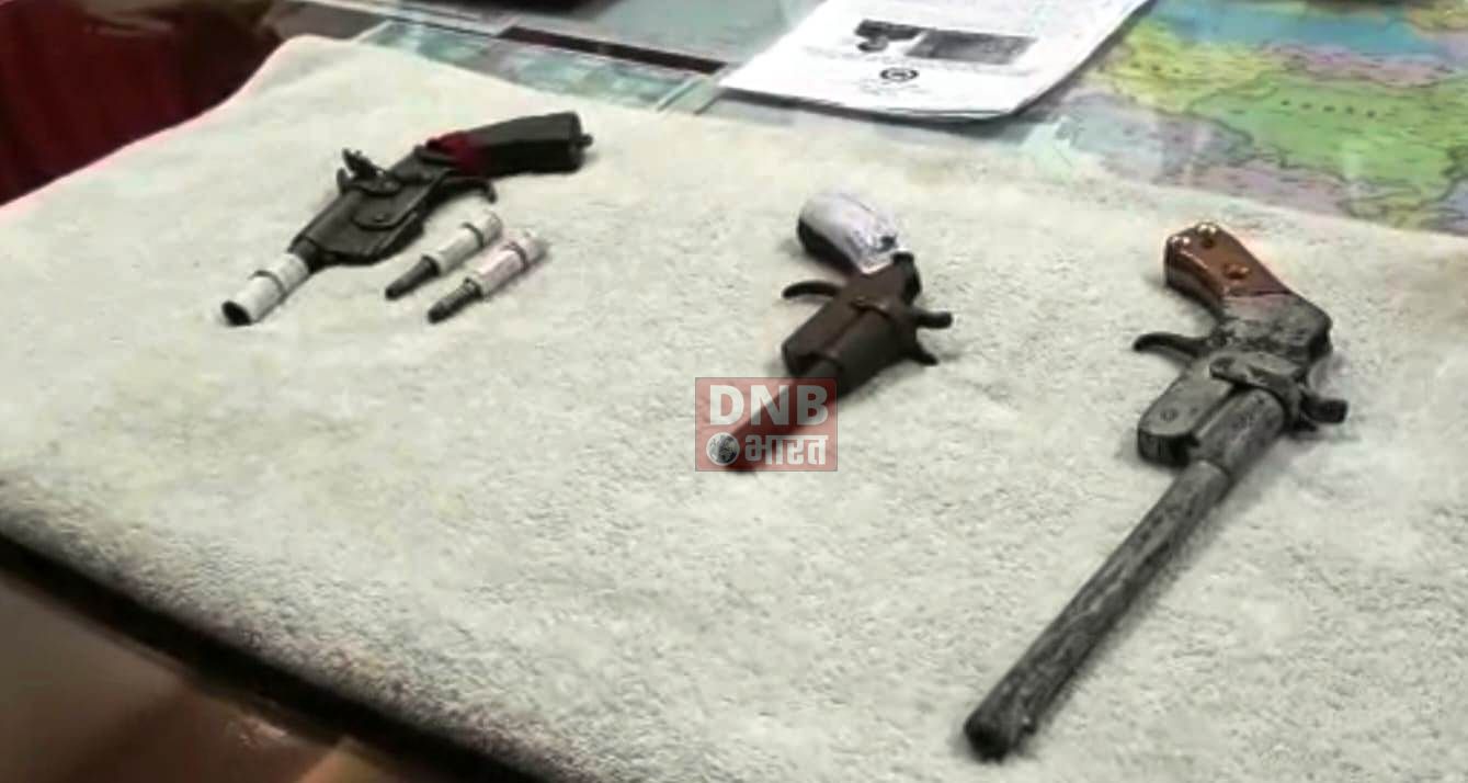 बेगूसराय पुलिस को मिली कामयाबी,बड़ी घटना को अंजाम देने जा रहे दो अपराधी को दो देसी कट्टा एवं दो बाइक के साथ किया गिरफ्तार 2