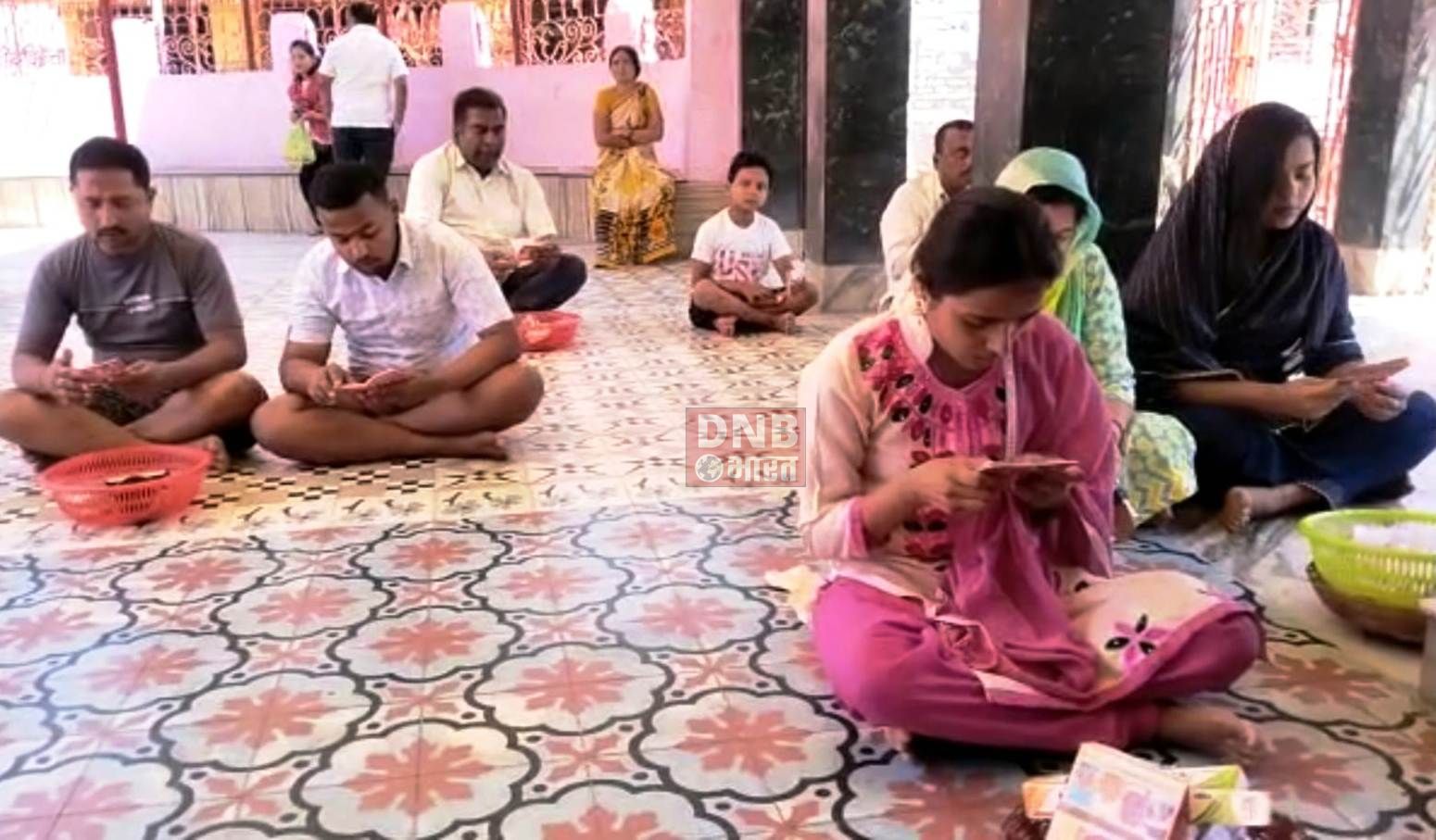 बिहारशरीफ में हुई हिंसा का असर हनुमान जयंती पर भी देखने को मिला,सबसे प्राचीन हनुमान मंदिर धनेश्वरघाट में नही उमड़ी श्रद्धालुओ की भीड़ 3