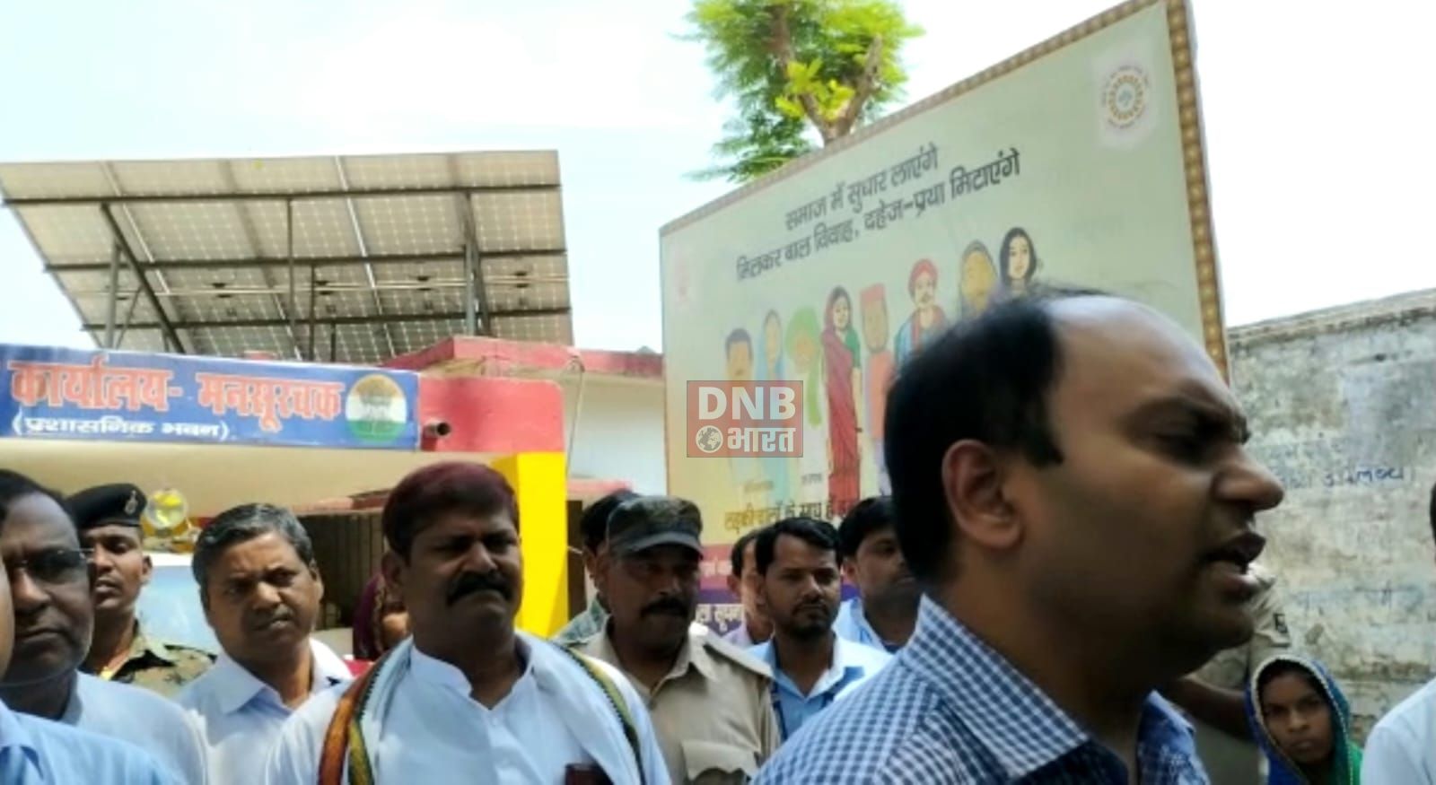 मंसूरचक में जिलाधिकारी ने निरीक्षण के दौरान जातीय जनगणना का लिया जायजा 3