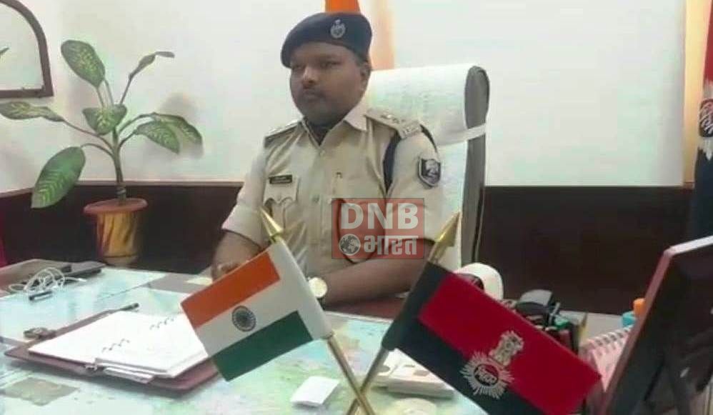 बेगूसराय में दरोगा जी की मेहरबानी एक बाइक पर अपराधी खुले आम हथियार लहराया,पुलिस उसे पीआर बांड पर छोड़ा,एसपी ने दरोगा को किया निलंबित 2