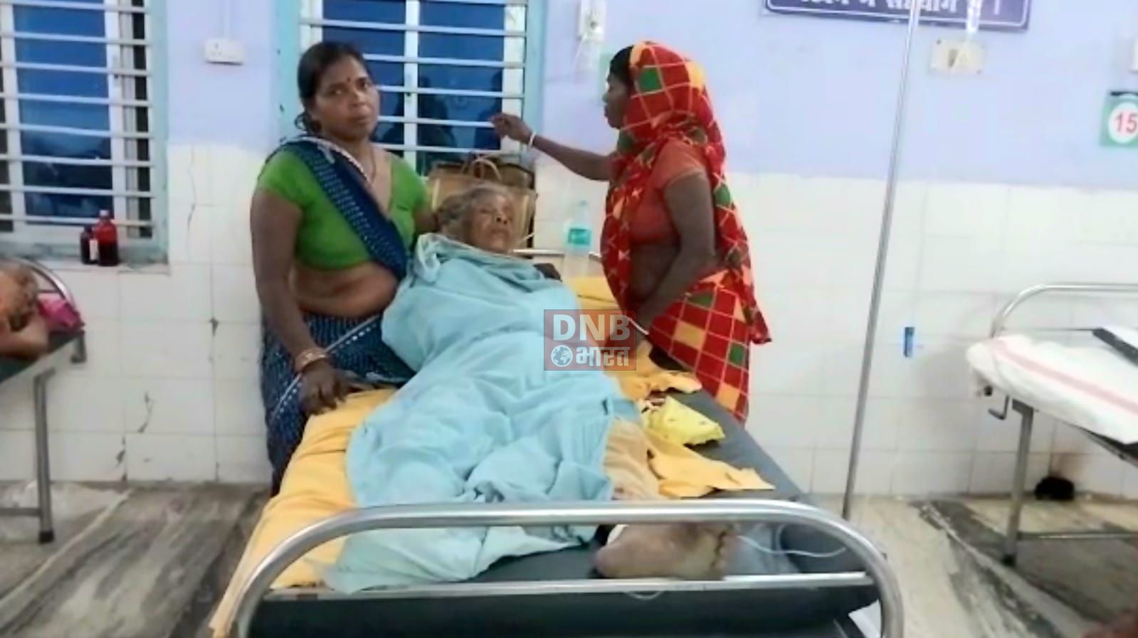 अनियंत्रित बाइक सवार ने महिला को मारी ठोकर,एक बच्ची समेत चार लोग घायल,दो की स्थिति नाजुक 2