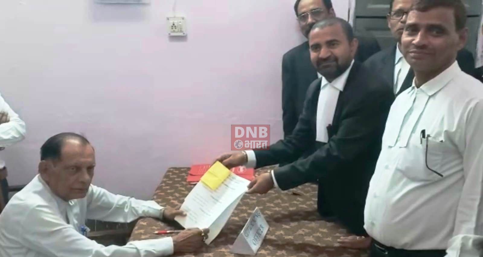 अधिवक्ता संध का चुनाव में लोग मतदान करने की कर रहे हैं अपील 2