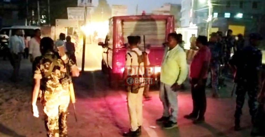कूड़े के ढेर में नशेड़ियों ने लगाई आग,मोहल्ले में मचा अफरातफरी,अग्निशमन की टीम ने आग पर पाया काबू 2
