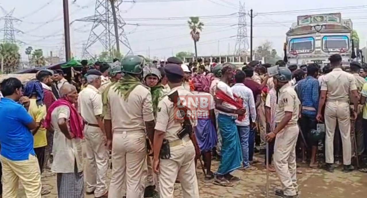 अंडरपास निर्माण की मांग को लेकर ग्रामीणों ने किया एनएच 20  नवादा-बिहारशरीफ मुख्य सड़क मार्ग को जाम 2