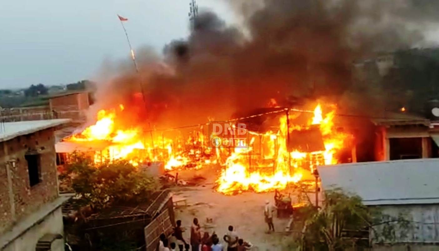खगड़िया में 30 घरो में लगी भीषण आग,लाखो की संपत्ति का हुआ नुकसान 5