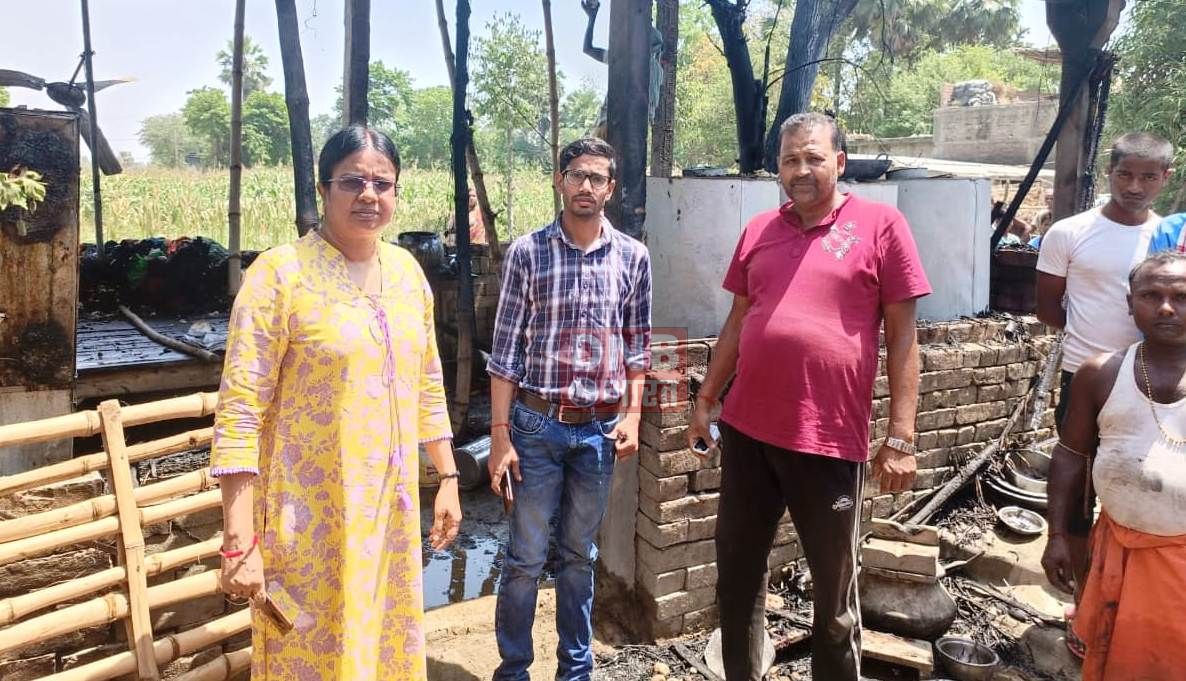 वीरपुर थाना क्षेत्र के विभिन्न ईलाके में भीषण अगलगी में दर्जनों घर समेत लाखो की संपत्ति जल कर हुआ राख 4