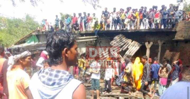 वीरपुर थाना क्षेत्र के विभिन्न ईलाके में भीषण अगलगी में दर्जनों घर समेत लाखो की संपत्ति जल कर हुआ राख 2